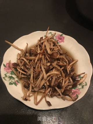 尖椒炝炒茶树菇的做法步骤：5