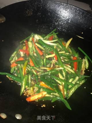 尖椒炝炒茶树菇的做法步骤：9