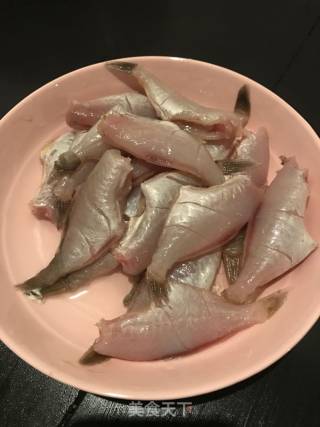 泡椒耗儿鱼的做法步骤：2