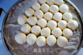 这样蒸粘豆包，看着是不是特别过瘾的做法步骤：3