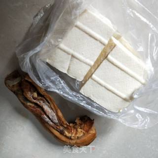 腊味豆腐的做法步骤：1