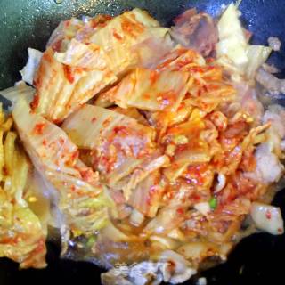 五花肉炒辣白菜的做法步骤：6