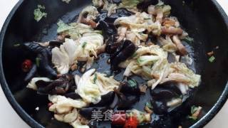 木耳炒白菜的做法步骤：6