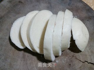 蛋煎馒头的做法步骤：1