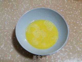 蛋煎馒头的做法步骤：2