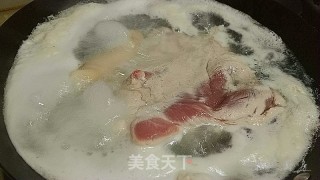 椒豉肘子的做法步骤：1