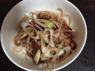 烧饼夹牛肉的做法步骤：4