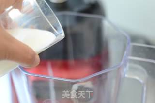 哈密瓜奶汁的做法步骤：6