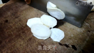 点火！DIY东北风味~热！辣！鲜！香！白菜炖粉条~庄青山的做法步骤：1