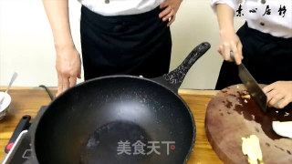 点火！DIY东北风味~热！辣！鲜！香！白菜炖粉条~庄青山的做法步骤：4