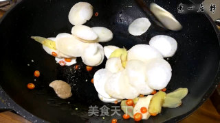 点火！DIY东北风味~热！辣！鲜！香！白菜炖粉条~庄青山的做法步骤：9