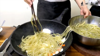 点火！DIY东北风味~热！辣！鲜！香！白菜炖粉条~庄青山的做法步骤：10