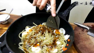 点火！DIY东北风味~热！辣！鲜！香！白菜炖粉条~庄青山的做法步骤：13
