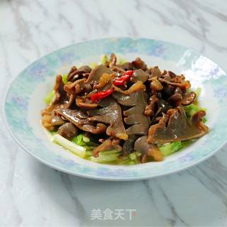 鹅胗炒韭菜的做法步骤：7
