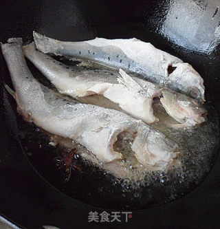红烧野生鲈鱼的做法步骤：2