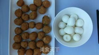 红烧肉圆鹌鹑蛋的做法步骤：4