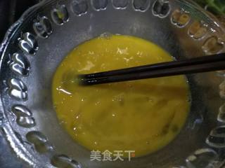 蒜黄炒鸡蛋的做法步骤：2