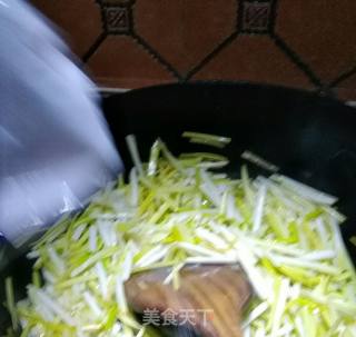 蒜黄炒鸡蛋的做法步骤：5