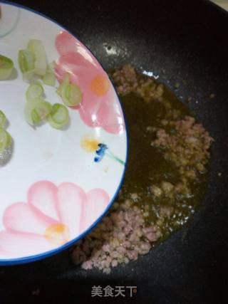 肉末手撕包菜的做法步骤：2