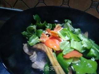 青椒炒肉的做法步骤：5