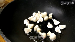 一个人也可以吃很high的砂锅香芋煲~的做法步骤：8