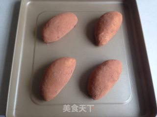 “烤箱美食”红糖红薯面包的做法步骤：11