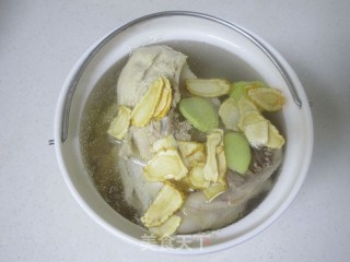 西洋参炖老母鸡的做法步骤：5