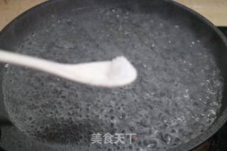 秋葵炒鸡蛋的做法步骤：2