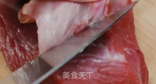 三招、教你炒出又滑又嫩牛肉丝的做法步骤：1