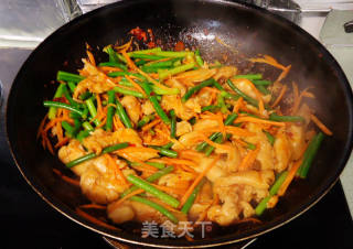 豆瓣酱炒蒜苔鸡胸肉的做法步骤：9