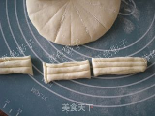 喜鹊登梅馍馍的做法步骤：2