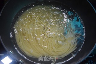 黑椒牛肉炒意面的做法步骤：2