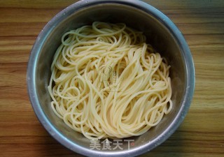 黑椒牛肉炒意面的做法步骤：3
