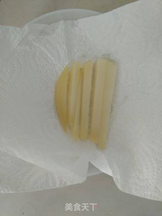 炸薯条的做法步骤：4