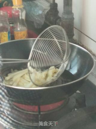 炸薯条的做法步骤：6