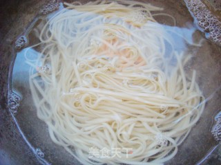 鸟巢鸡蛋饼的做法步骤：3
