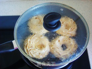 鸟巢鸡蛋饼的做法步骤：8
