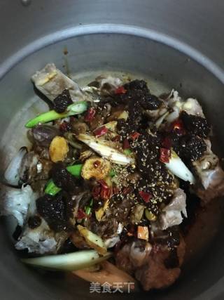 比饭店好吃一万倍的“炖羊蝎子”的做法步骤：4