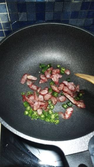 工作便当????——杏鲍菇炒香肠的做法步骤：4
