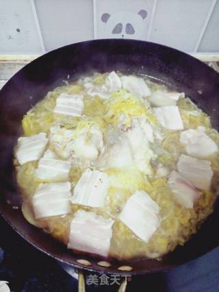 酸菜五花肉炖棒骨的做法步骤：7