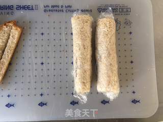 紫薯肉松吐司卷的做法步骤：7