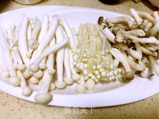 简易版水煮蘑菇的做法步骤：1
