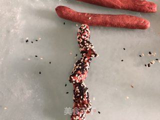 红豆肉松红糟软欧包的做法步骤：11