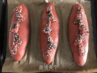红豆肉松红糟软欧包的做法步骤：12