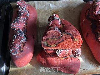 红豆肉松红糟软欧包的做法步骤：14