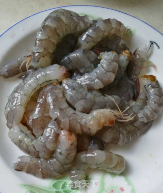 丝瓜鲜虾汤的做法步骤：2