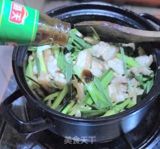 砂锅炒五花肉的做法步骤：8