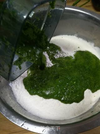 手擀菠菜面的做法步骤：4
