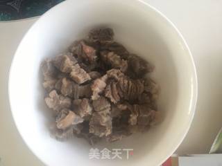 牛腩柿子汤的做法步骤：3