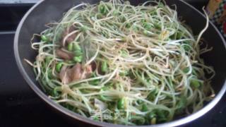 黑豆芽炒肉的做法步骤：4
